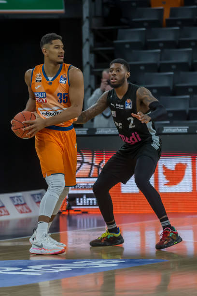 年球员树立 年球员树立